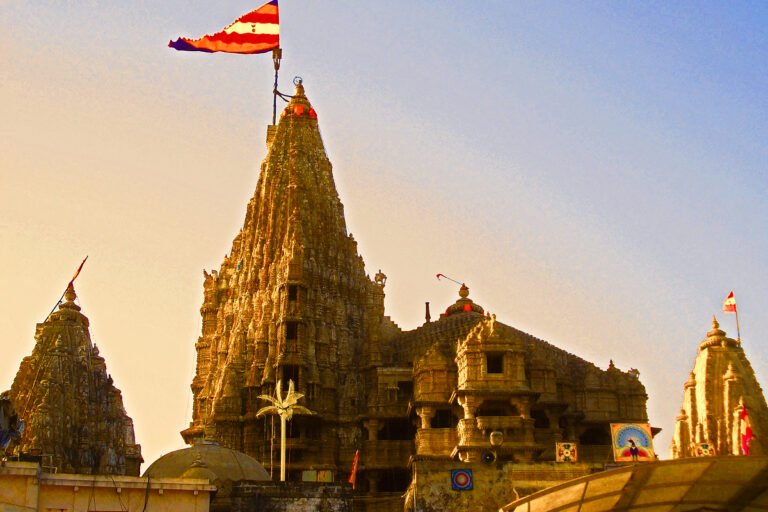 Read more about the article The Complete First-Time Visitor’s Guide to Dwarka: Where to Stay, Eat, and What Not to Miss During Your Spiritual Journey